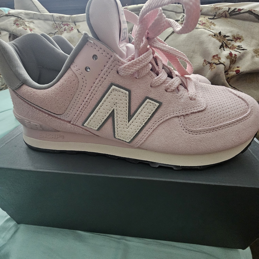 New Balance Ladies 9.5
